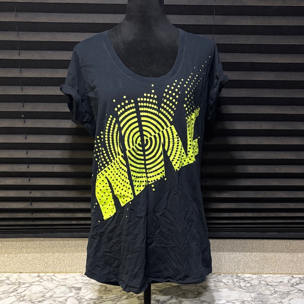 NIKE Women’s Black w Yellow Logo SS Cotton Athletic‎ T-Shirt SZ Large